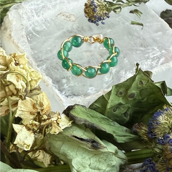 Elegant Green Beaded Gold Ring aventurine - Picture 1 of 1